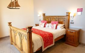 Claxton Hotel